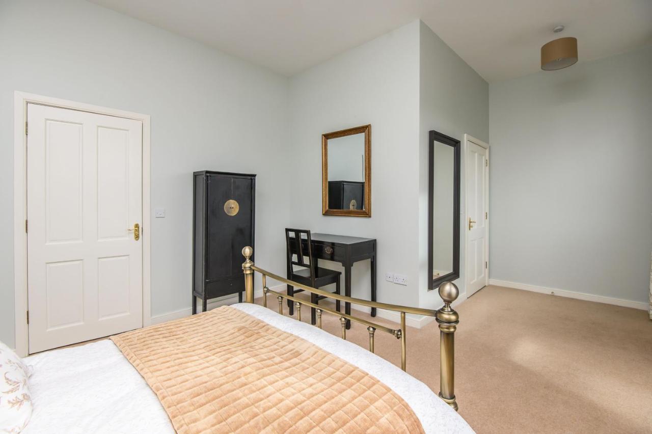 20 Village Square Glaslough Экстерьер фото