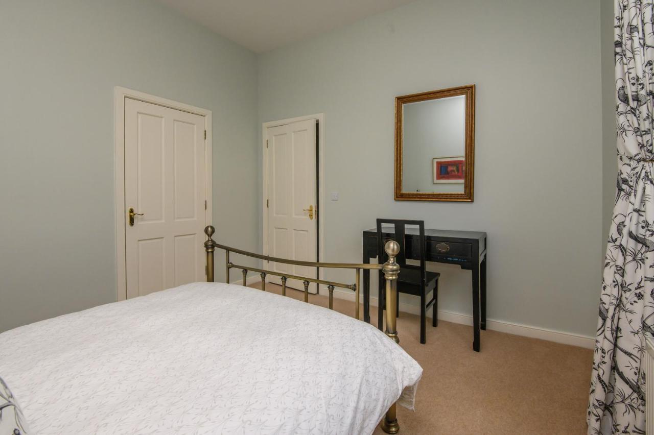 20 Village Square Glaslough Экстерьер фото